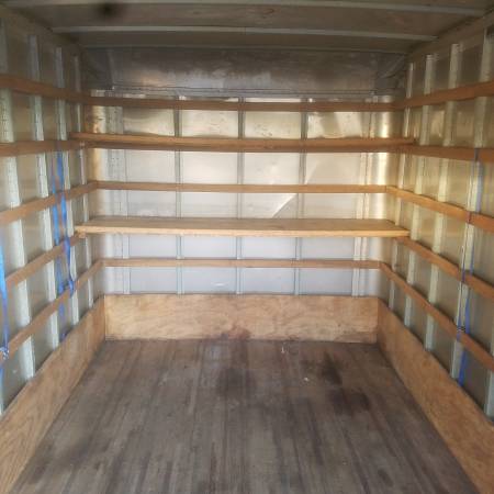 2006 Isuzu NPR turbo DIESEL 14’ box truck trailer hitch LOWMILES 54000 for sale in Crystal Lake, IL – photo 22