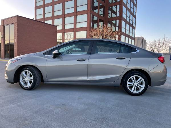 2018 Chevy Cruze 2LT CLEAN TITLE Remote start Heated seats Camera for sale in Troy, MI – photo 2