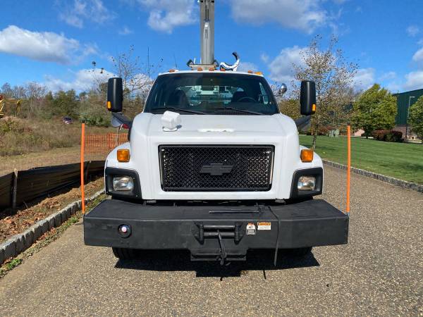 09 CHEVY C8500 UTILITY BODY 47FT BUCKET TRUCK WITH CABLE... for sale in New Egypt, NJ – photo 3