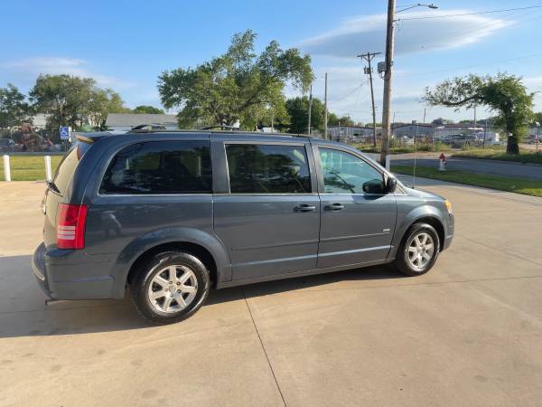 2009 Chrysler town and country - - by dealer - vehicle for sale in Wichita, KS – photo 8