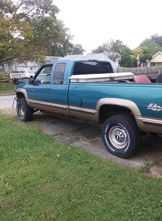 1997 Chevy Silverado K2500 Ext Cab, XLong Bed for sale in Fort Wayne, IN – photo 3