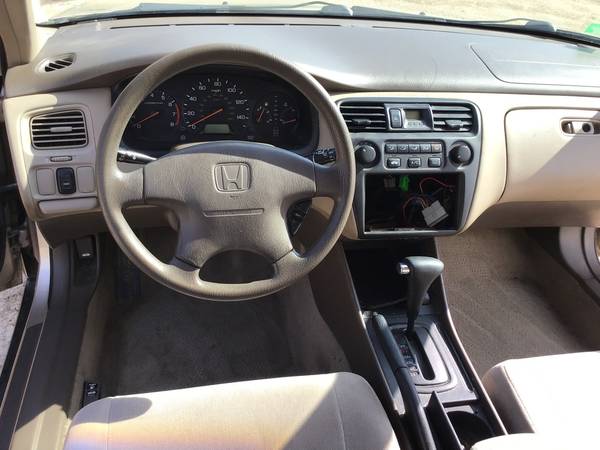 2000 Honda Accord LX - 29 MPG/hwy, good tires, AUTOMATIC, on CLEARANCE for sale in Farmington, MN – photo 9