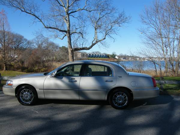 2006 Lincoln Town Car Signature Limited Leather Must Be Seen... for sale in East Providence, RI – photo 12
