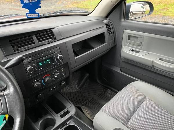 2008 Dodge Dakota Crew Cab - Financing Available! - cars & trucks -... for sale in Mamaroneck, NY – photo 13