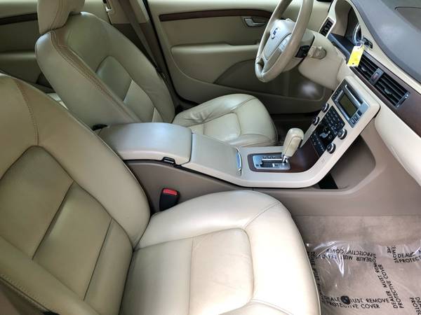 LIKE BRAND NEW! 2010 Volvo XC70 AWD Wagon 3.2L Loaded Moonroof... for sale in Austin, TX – photo 9