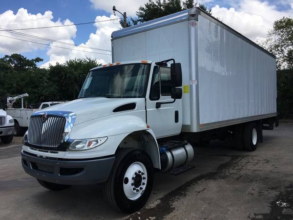 2015 INTERNATIONAL 4300 26ft Box Truck W/Liftgate 6.7L CUMMINS... for sale in Arlington, LA – photo 3