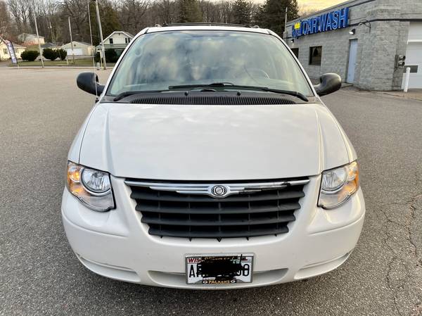 Nice 06 Chrysler Town and Country Minivan - cars & trucks - by owner... for sale in mosinee, WI – photo 4