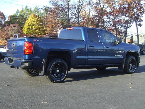 ► 2017 CHEVROLET SILVERADO Z71 DOUBLE CAB 4x4 WITH ONLY 25k MILES... for sale in Feeding Hills, CT – photo 6
