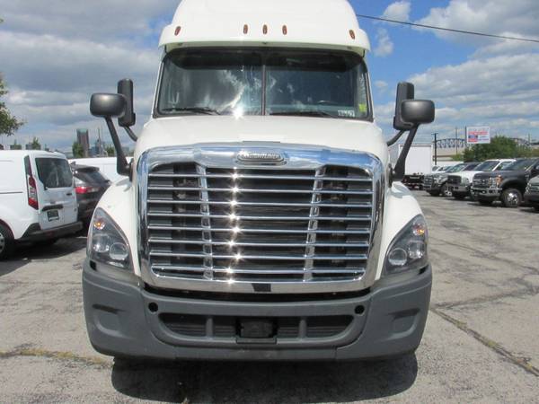2017 FREIGHTLINER CASCADIA Truck - - by dealer for sale in southern IL, IL – photo 15