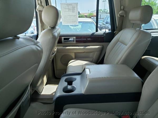2005 Lincoln Navigator 4dr 4WD Ultimate Gold for sale in Woodbridge, District Of Columbia – photo 8