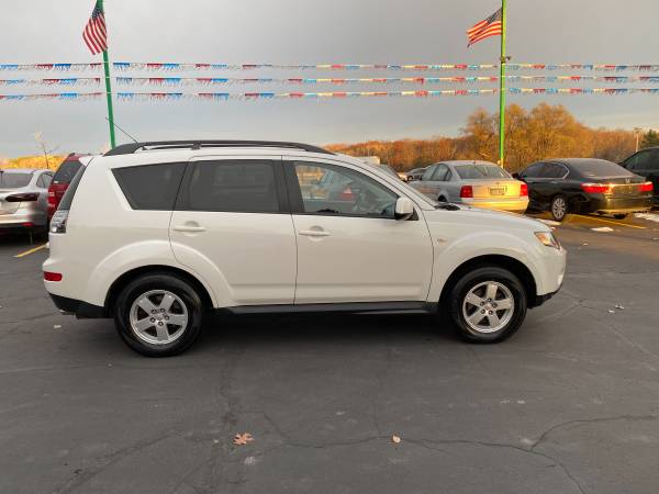 2009 Mitsubishi Outlander 4X4 - cars & trucks - by dealer - vehicle... for sale in Ham Lake, MN – photo 4