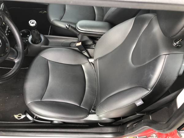 12 Mini Cooper Red 6 Speed Clean Carfax Pano Roof Excellent Condition for sale in Palmyra, PA – photo 16
