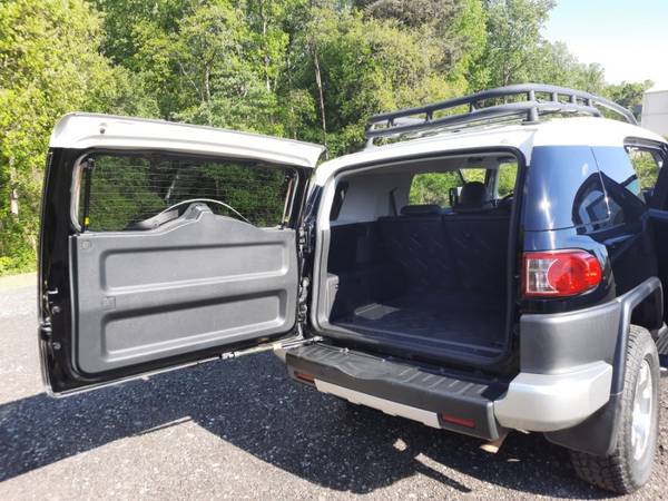 2010 Toyota FJ Cruiser with ONLY 120, 267 Miles-Greensboro - cars & for sale in Denver, NC – photo 7