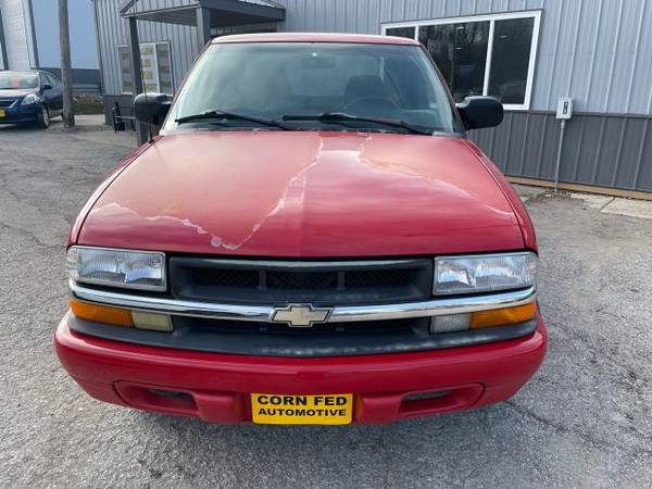 2001 Chevrolet S-10 Ext Cab 123 WB 4WD LS - cars & trucks - by... for sale in CENTER POINT, IA – photo 4