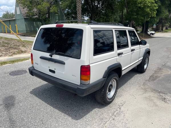 1999 Jeep Cherokee suv 4 0 6 cylinder rust free - - by for sale in Deland, FL – photo 3