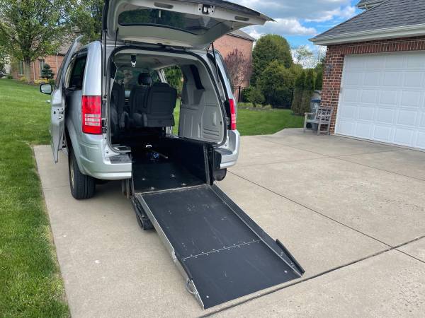 2012 Chrysler Town Country Wheelchair Handicap Mobility Rear Entry for sale in Bethel Park, PA – photo 14