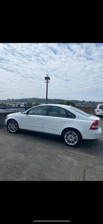2005 Volvo S40 $3,500 OBO - cars & trucks - by owner - vehicle... for sale in Seattle, WA – photo 2