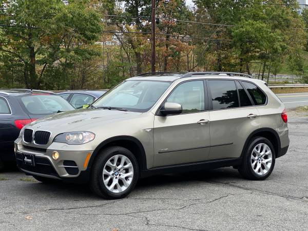 Beige 2011 BMW X5 xDrive35i Premium - panoroof, heated wheel, finance for sale in Middleton, MA – photo 4