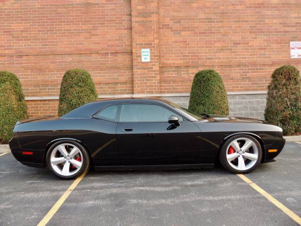2009 Dodge Challenger SRT8 - cars & trucks - by owner - vehicle... for sale in Lincolnwood, IL – photo 3