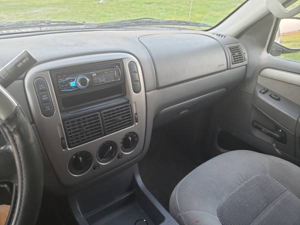 2004 Ford Explorer for sale in Fremont, IA – photo 6