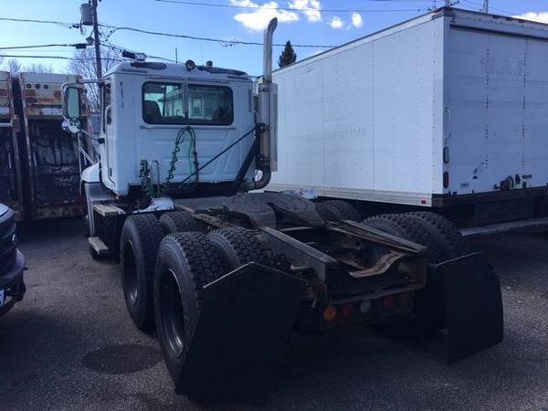 2007 Mack VISION 613 CXN TANDEM AXLE - cars & trucks - by dealer -... for sale in Massapequa Park, NY – photo 4
