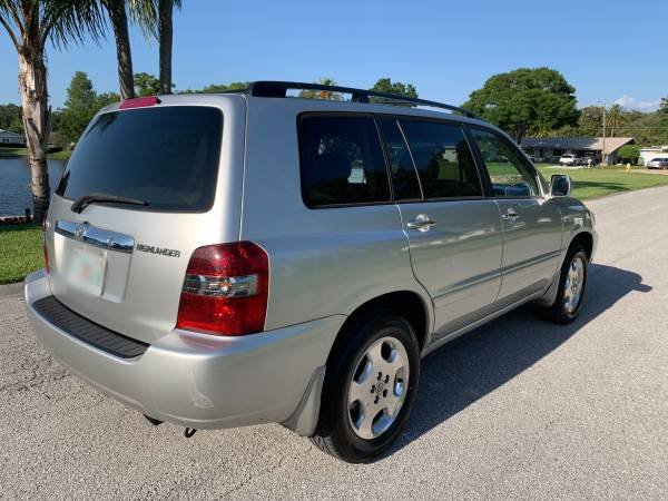 2006 Toyota Highlander AWD Excellent Condition - - by for sale in Clearwater, FL – photo 6