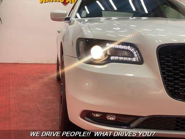 2020 Chrysler 300 Series S AWD S 4dr Sedan We Can Get You Approved for sale in Temple Hills, District Of Columbia – photo 3