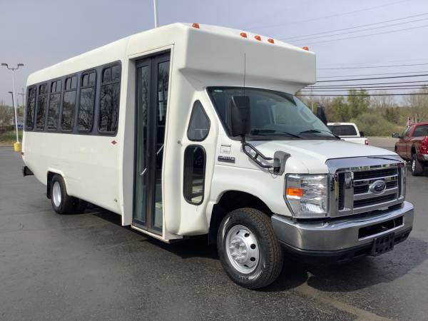 Clean Carfax! 2010 Ford Econoline! Dually! Passenger Bus! 24 Seats! for sale in Ortonville, MI – photo 7