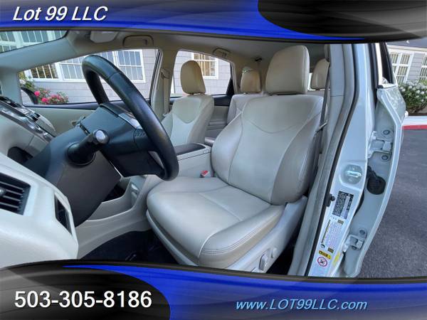 2017 Toyota Prius v Four Wagon 1-Owner Heated Leather Navigation Bac for sale in Milwaukie, OR – photo 14