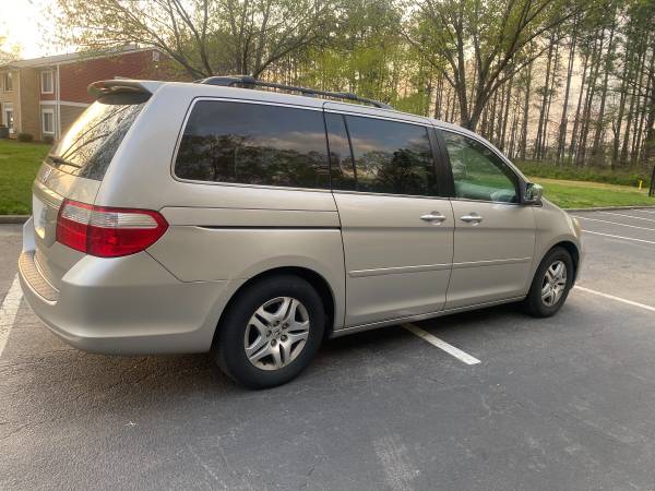2006 Honda Odyssey sunroof leather - - by dealer for sale in Laurel, District Of Columbia – photo 4