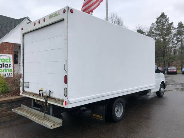 💥14 Dually Box Truck-Runs 100%Clean CARFAX/Super Deal💥 - cars &... for sale in Boardman, OH – photo 8