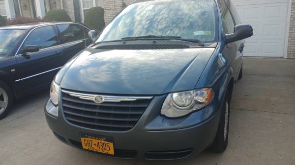 2005 Chrysler Town & Country for sale in Lancaster, NY – photo 5