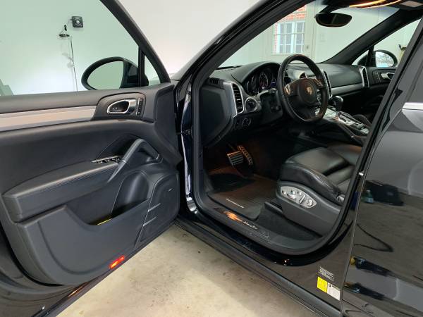 2013 Porsche Cayenne Turbo - cars & trucks - by owner - vehicle... for sale in Hinsdale, IL – photo 4