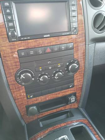 2008 JEEP COMMANDER LIMITED 4X4 AMAZING LEATHER 3RD ROW! for sale in Kewanee, IL – photo 2