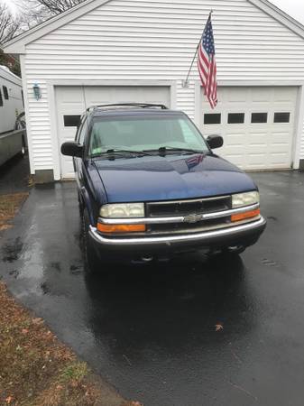 2001 Chevy S10 Blazer - cars & trucks - by owner - vehicle... for sale in Dracut, MA – photo 2