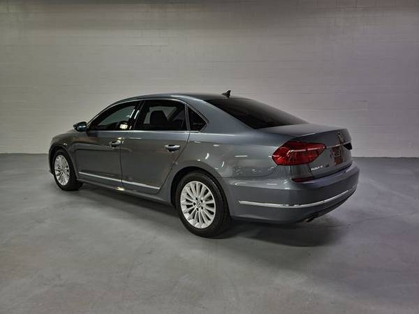 2016 Volkswagen Passat - Financing Available! - cars & trucks - by... for sale in Glenview, IL – photo 3