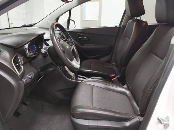 2017 CHEVROLET TRAX...KBB SAYS $18,423...WE SAY $15,353 - cars &... for sale in Green Bay, WI – photo 12