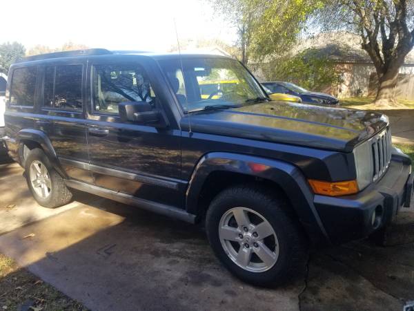 2007 Jeep commander 3.7 4x4 - cars & trucks - by owner - vehicle... for sale in Round Rock, TX – photo 2