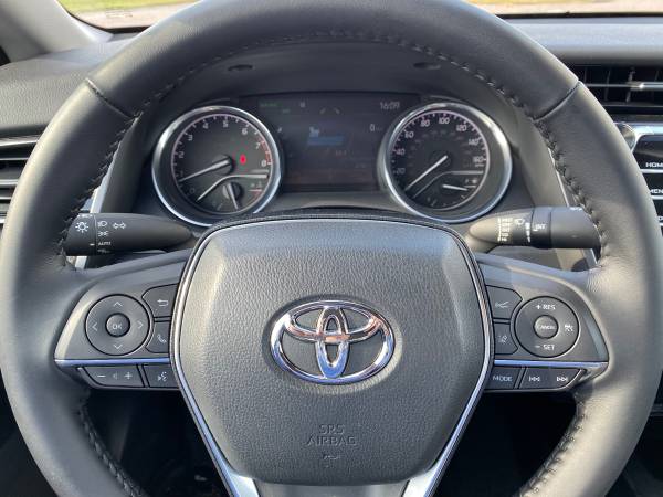 2019 Toyota Camry XLE for sale in Elk River, MN – photo 9