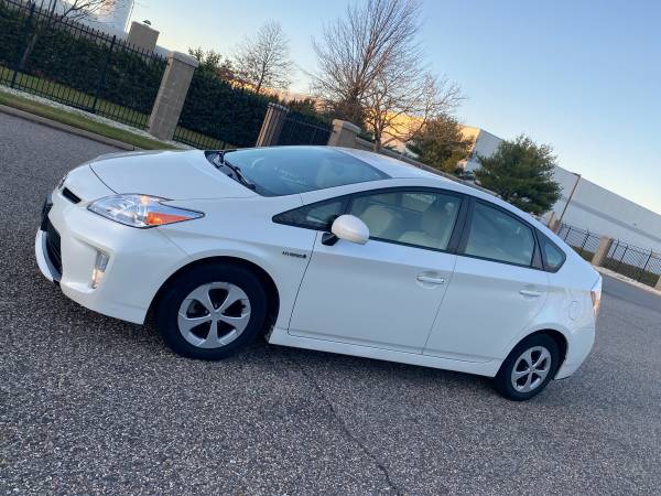 2014 Toyota Prius with Leather - cars & trucks - by owner - vehicle... for sale in Riverton, NJ – photo 2