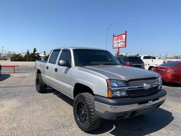 2005 CHEVROLET SILVERADO, 4WD, NEW TIRES, GARAGE KEPT, 11999 00 - cars for sale in Moore, TX – photo 2