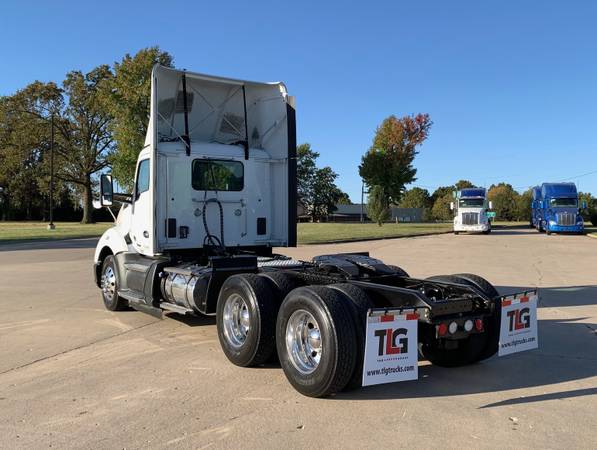 ◄◄◄ 2018 Kenworth T680 Day Cabs ►►► - cars & trucks - by dealer -... for sale in Fayetteville, AR – photo 2