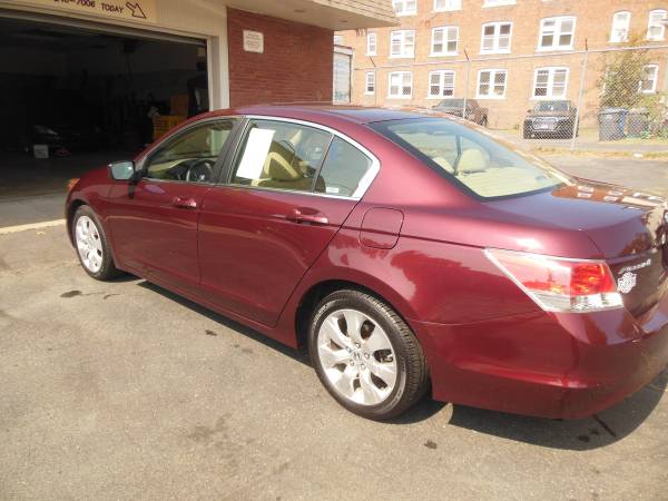2008 honda accord - cars & trucks - by dealer - vehicle automotive... for sale in West Hartford, CT – photo 7