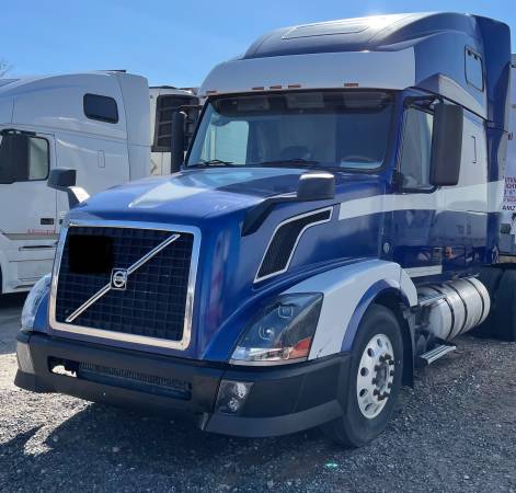 2007 Volvo 670 Semi Truck for sale in South Plainfield, NY – photo 2