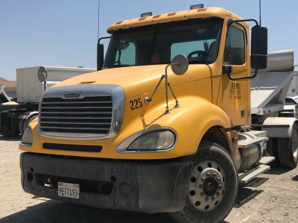 2005 Freightliner Detroit Engine for sale in Canyon Country, CA – photo 3