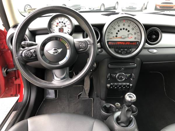12 Mini Cooper Red 6 Speed Clean Carfax Pano Roof Excellent Condition for sale in Palmyra, PA – photo 21