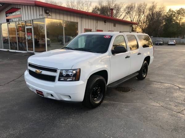 2011 Chevrolet Suburban 2500 LT1* 6.0L V8 - cars & trucks - by... for sale in Green Bay, WI – photo 7