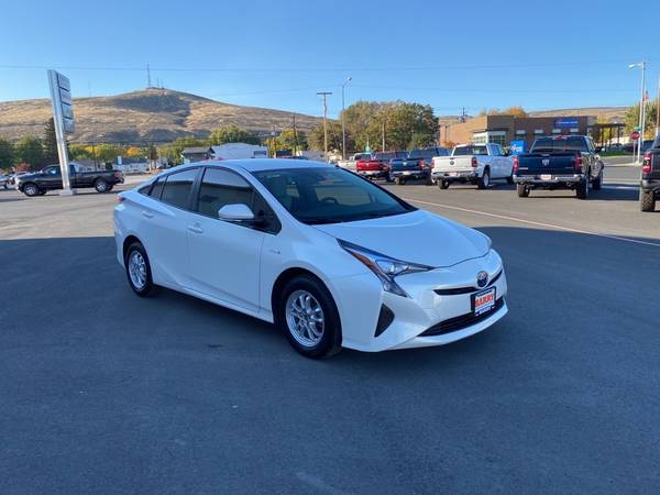 2017 *Toyota* *Prius* *Four* White - cars & trucks - by dealer -... for sale in Wenatchee, WA – photo 9