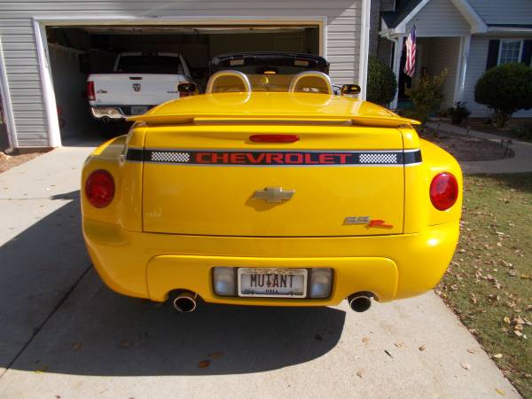 2004 CHEVROLET SSR FOR SALE for sale in Flowery Branch, GA – photo 4