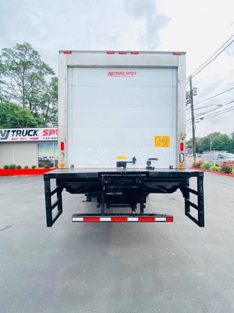 2014 HINO 338 24 FEET REEFER + LIFT GATE **NJTRUCKSPOT**NEGOTIABLE -... for sale in South Amboy, NY – photo 4